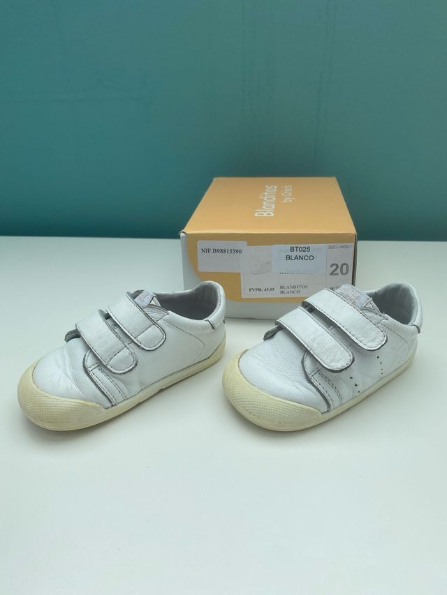 2 pares Blanditos talla 20