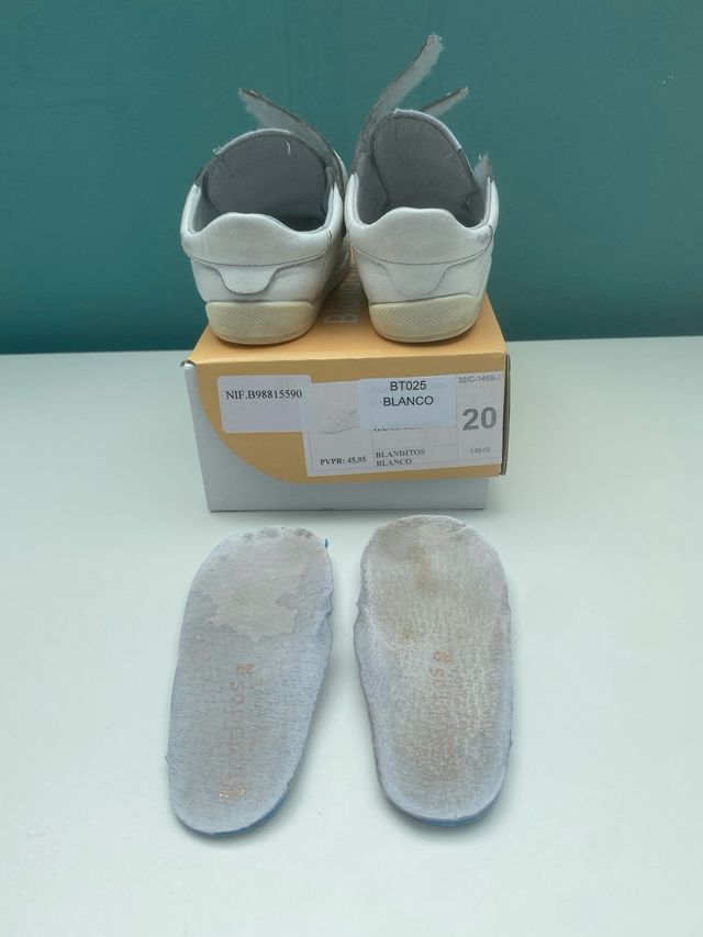 2 pares Blanditos talla 20