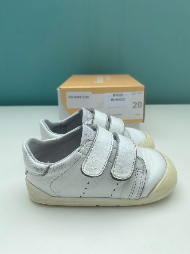 2 pares Blanditos talla 20