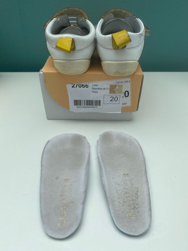 2 pares Blanditos talla 20