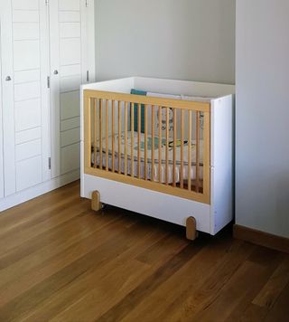 Cuna bebé madera blanca - Arce con ruedas