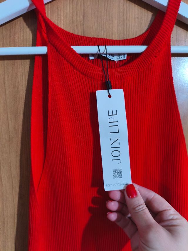 Vestido rojo Stradivarius canalé