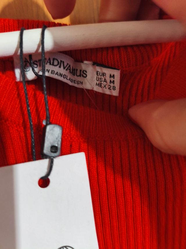 Vestido rojo Stradivarius canalé