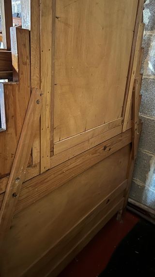 Cómoda antigua de madera