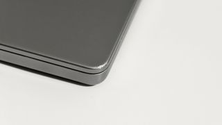 Apple Macbook M1 PRO - SEMINUEVO N4