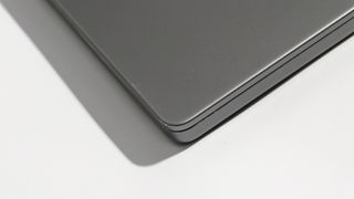 Apple Macbook M1 PRO - SEMINUEVO N4