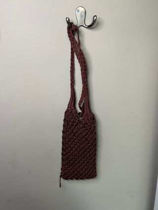 Bolso marrón tejido