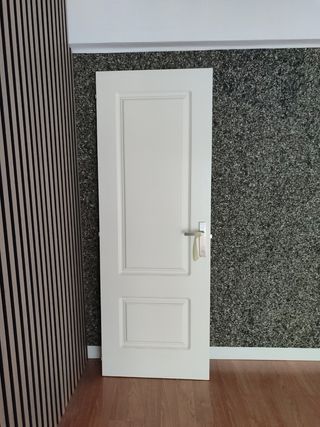 Puerta maciza madera