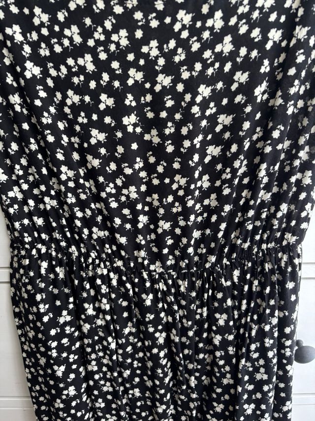 Vestido corto flores negro S/M
