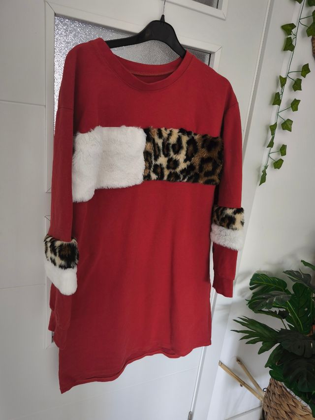 Sudadera color caldera,con estampado animal print