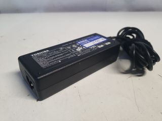 Cargador Toshiba Portátil