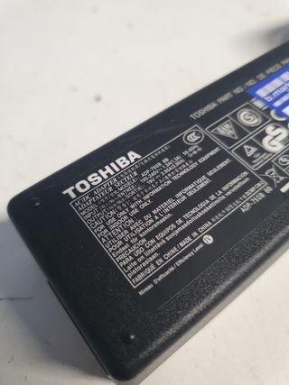 Cargador Toshiba Portátil