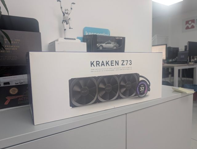 NZXT Kraken Z73 - ¡Nueva! Color Negro