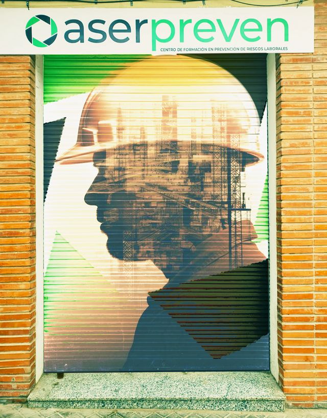 pinto MURAL Graffiti en cierres persianas rótulo