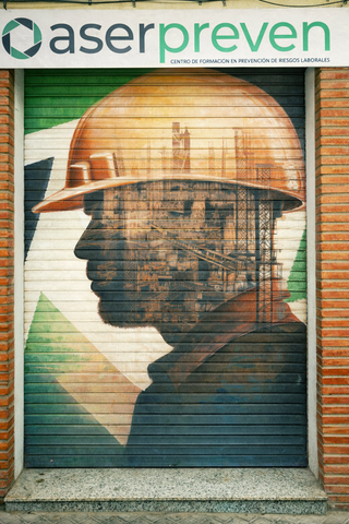 pinto MURAL Graffiti en cierres persianas rótulo