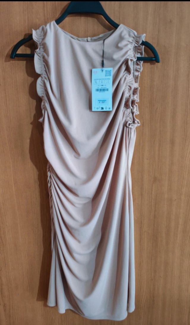 Vestido Zara beige talla L