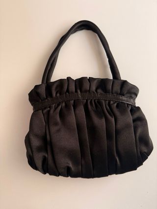 Bolso de mano negro satinado