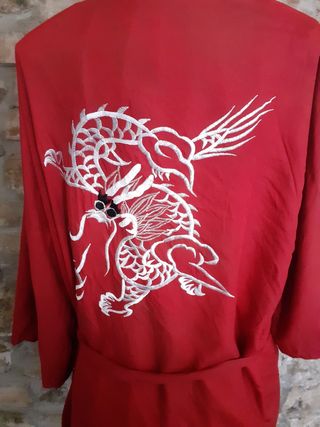 Kimono rosso ricamato
