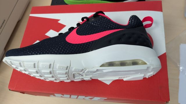 Deportivo Nike, Talla 45