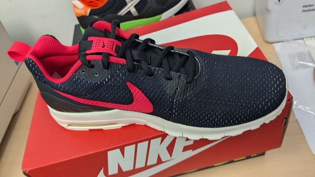 Deportivo Nike, Talla 45