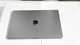 Apple Macbook M1 PRO - SEMINUEVO No6