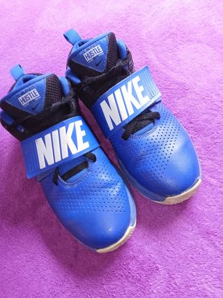 Zapatillas Nike Hustle azules