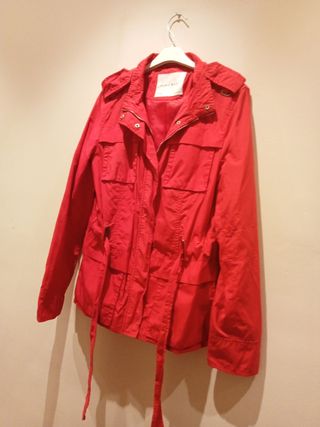 Cazadora Zara roja primavera