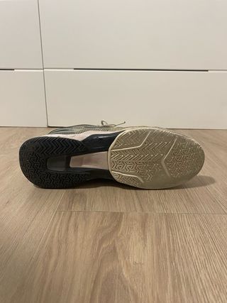 Zapatillas de tenis polivalentes (talla 41)