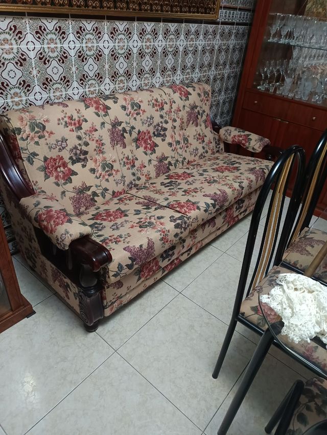 Sofá 3 plazas + mesa 6 sillas