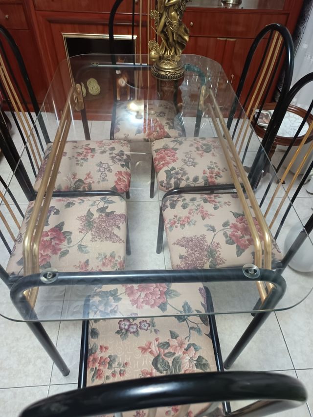 Sofá 3 plazas + mesa 6 sillas