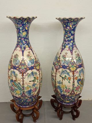Pareja de jarrones antiguos