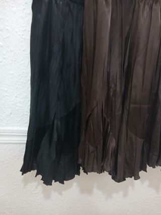 2 Faldas plisadas - Negro y marrón