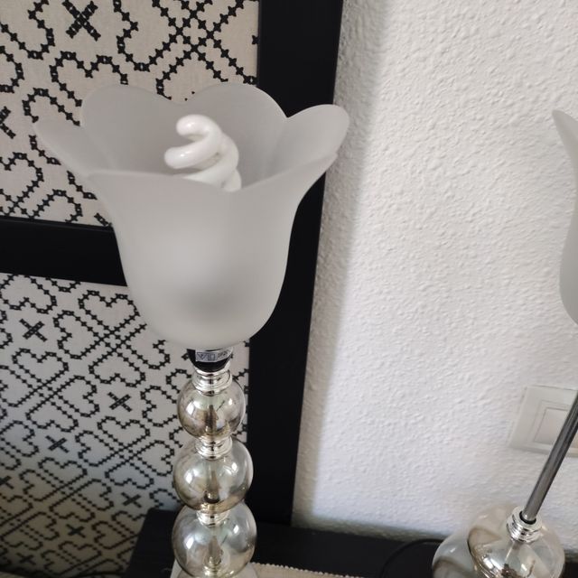 2 lámparas mesilla - tulipas vidrio