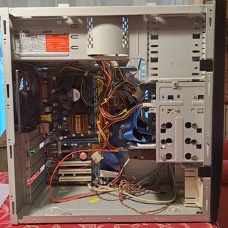 PC Pentium Dual Core 2.7 Ghz - 2GB RAM