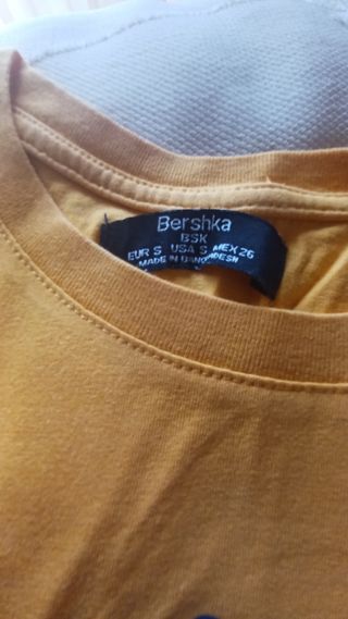 Camiseta Bershka amarilla talla S + vaqueros