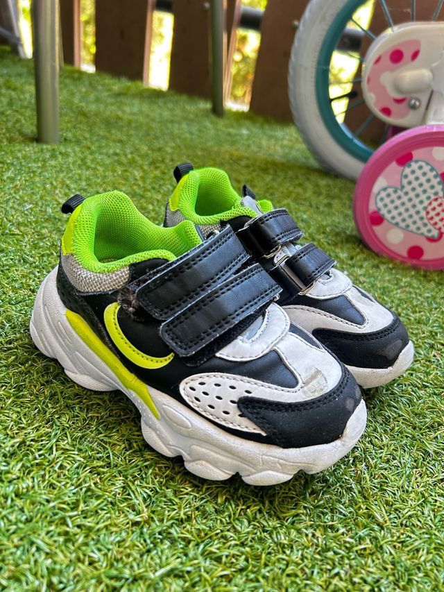 Zapatillas niño talla 25