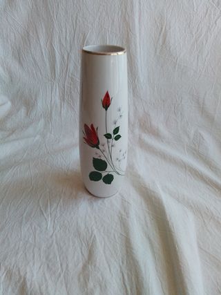 Jarrón vintage porcelana flores rojas, de Bavaria