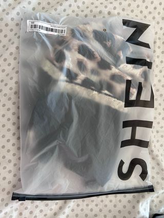 Blusa leopardo-negro c/lentejuelas