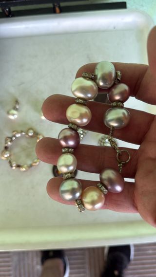 Bisutería años 80: Pulseras & Colgantes