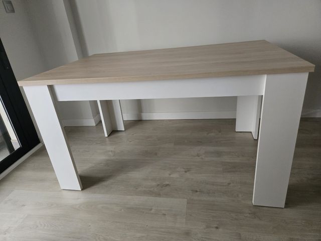 Mesa comedor extensible blanca y beige