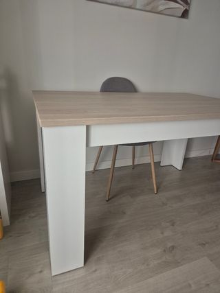 Mesa comedor extensible blanca y beige+4 sillas
