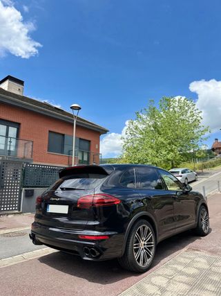 PORSCHE CAYENNE S E-HYBRID 416cv