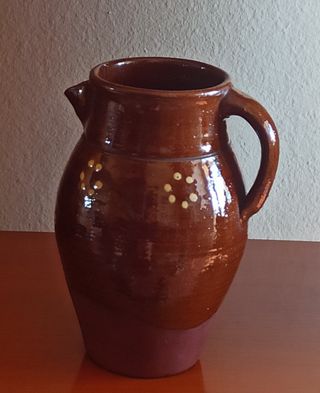 Cántaros antiguos de cerámica