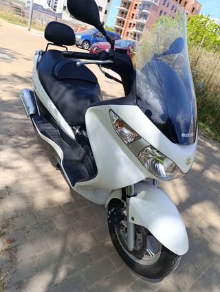 Suzuki Burgman 200 blanca 2011 17800 km ITV 2026