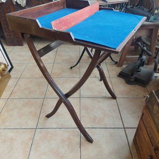 Escritorio portátil antiguo