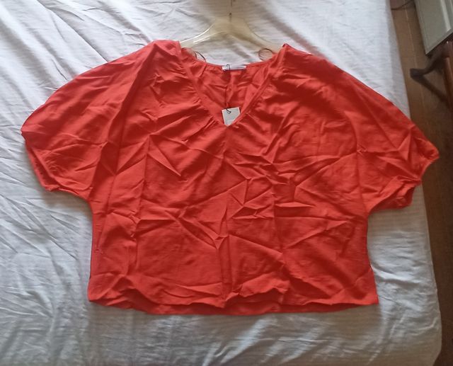 Camiseta roja talla 44