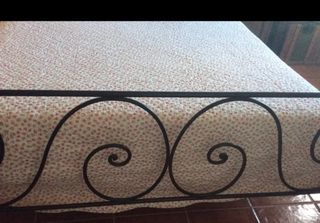 Cama con dosel negra metal