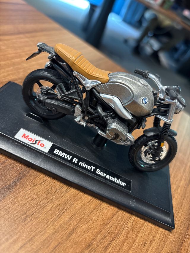 Miniatura BMW R nineT Scrambler Maisto