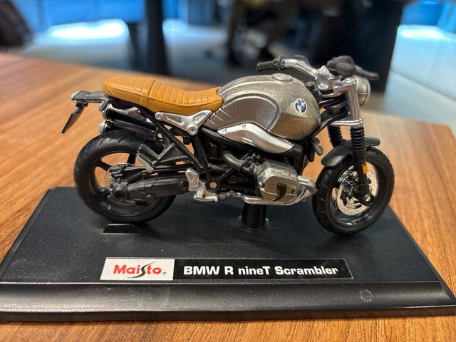 Miniatura BMW R nineT Scrambler Maisto