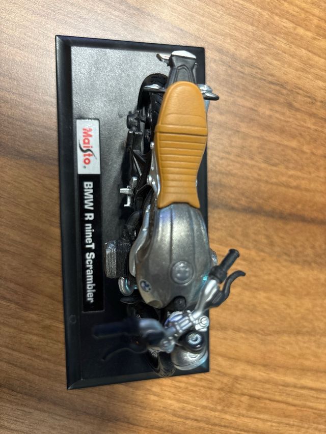 Miniatura BMW R nineT Scrambler Maisto